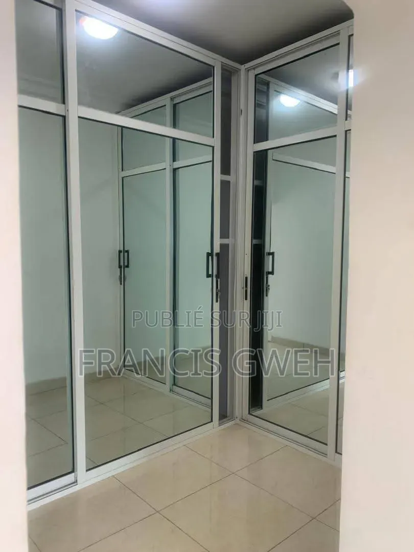 6chbre Duplex dans Francis Gweh, Cocody à Louer