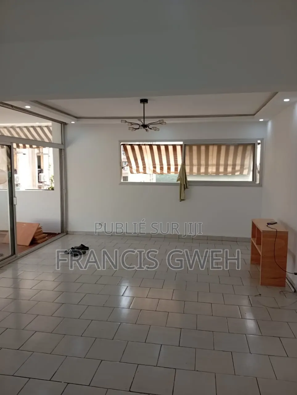 4chbre Appartement dans Francis Gweh, Cocody à Louer