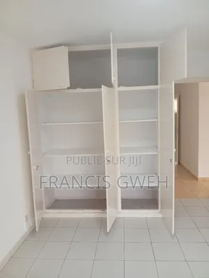 4chbre Appartement dans Francis Gweh, Cocody à Louer