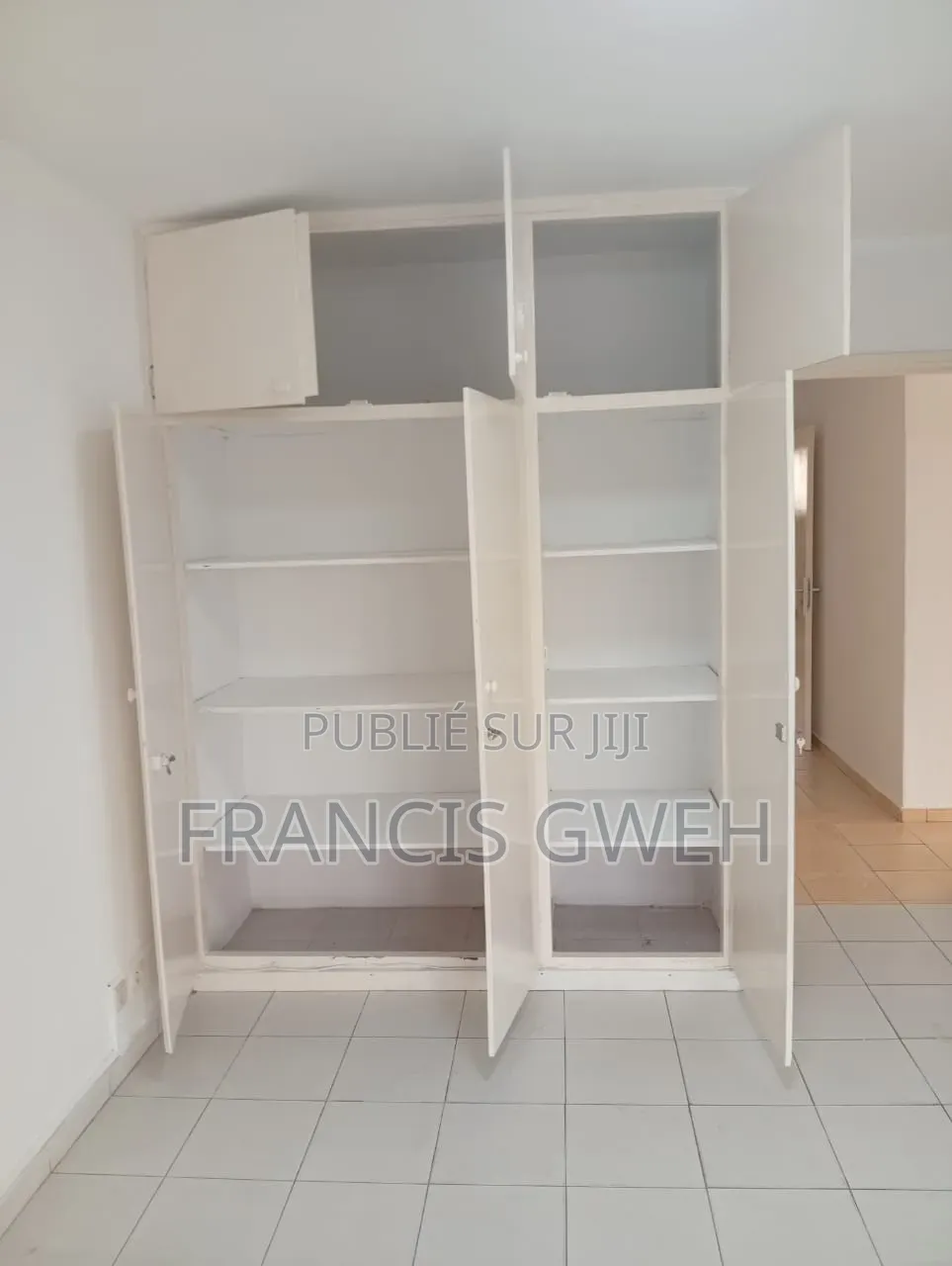 4chbre Appartement dans Francis Gweh, Cocody à Louer