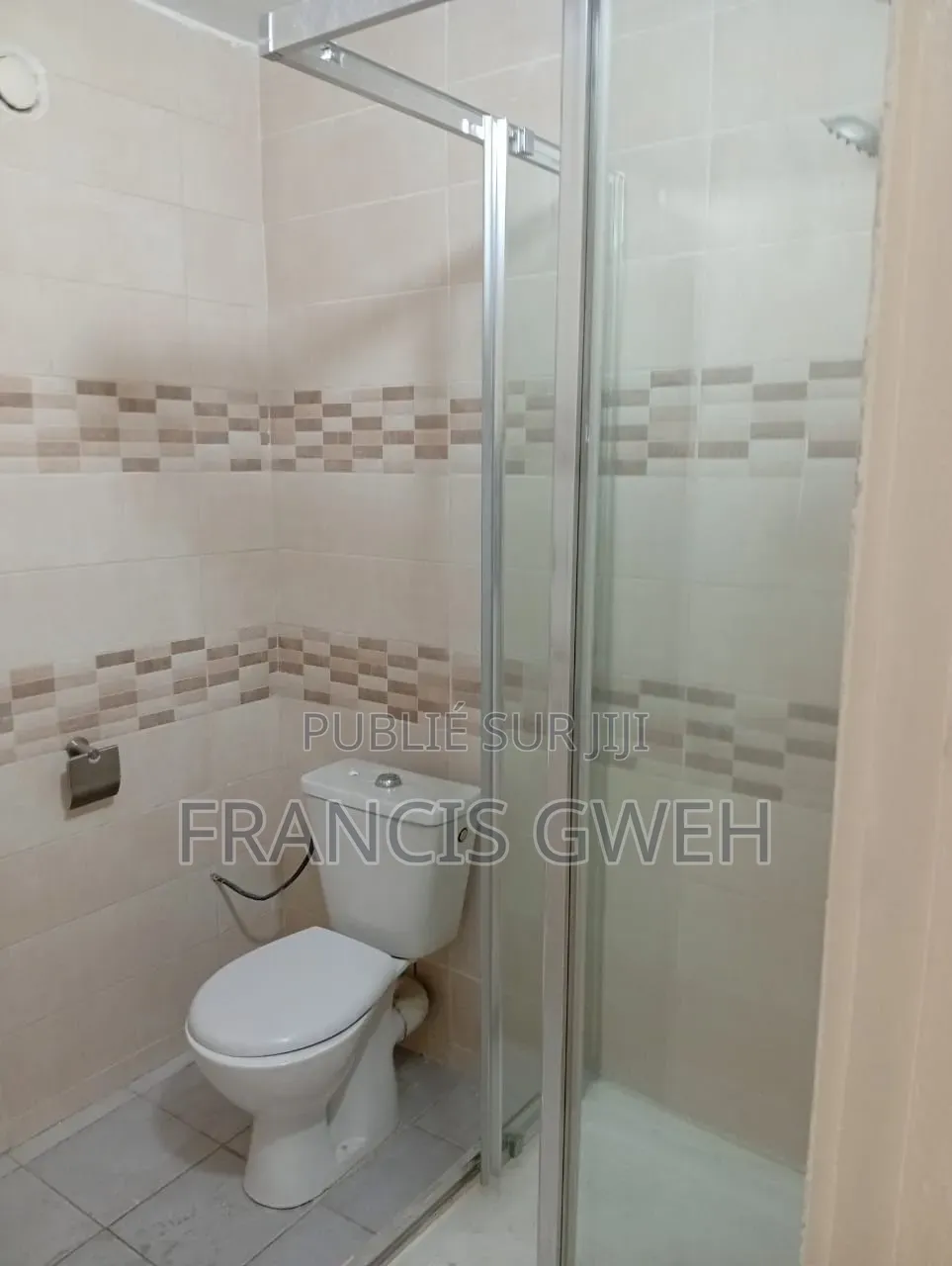 4chbre Appartement dans Francis Gweh, Cocody à Louer