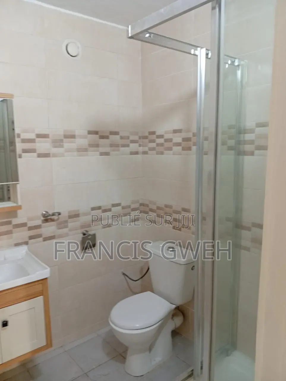 4chbre Appartement dans Francis Gweh, Cocody à Louer