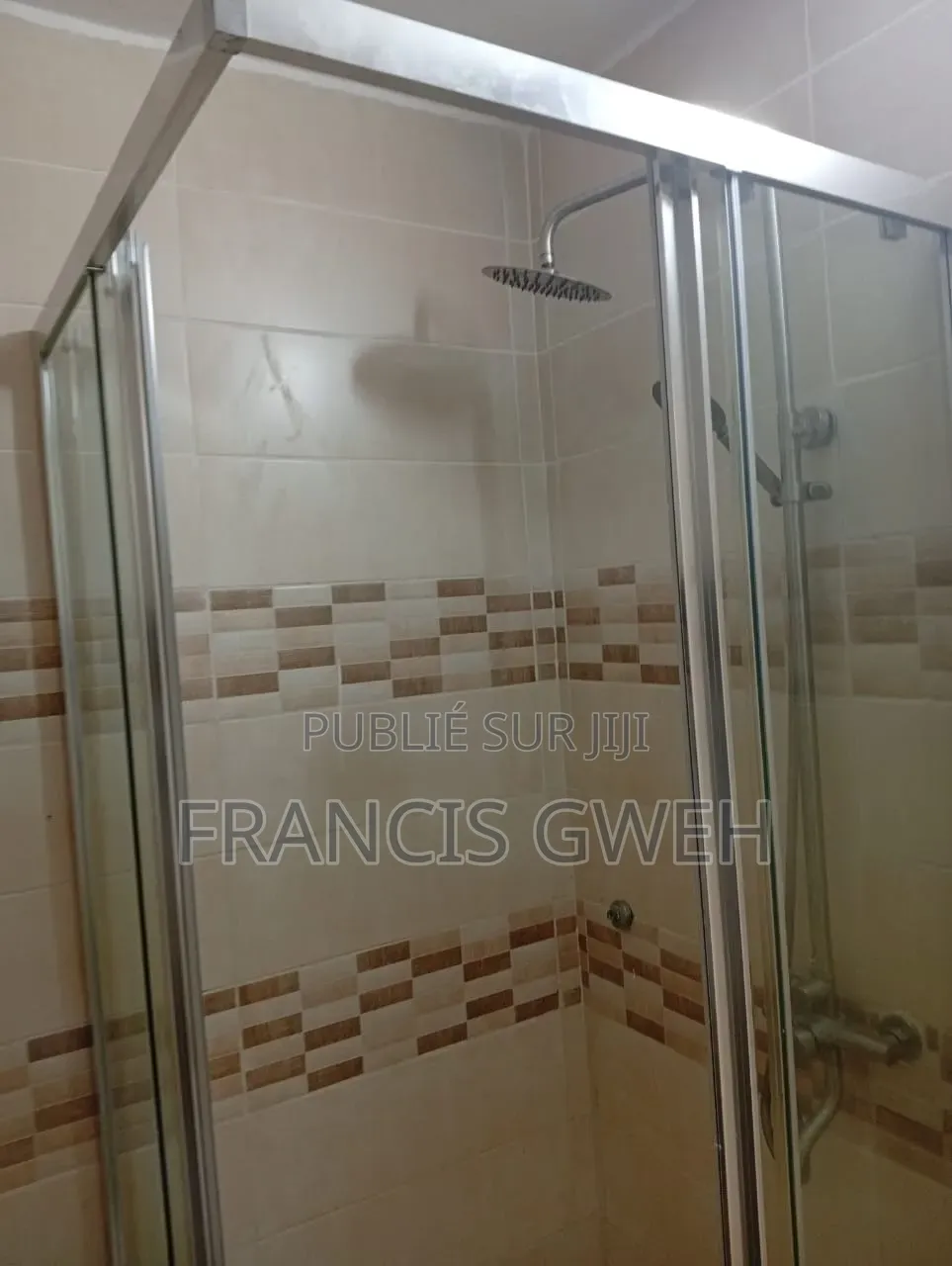 4chbre Appartement dans Francis Gweh, Cocody à Louer