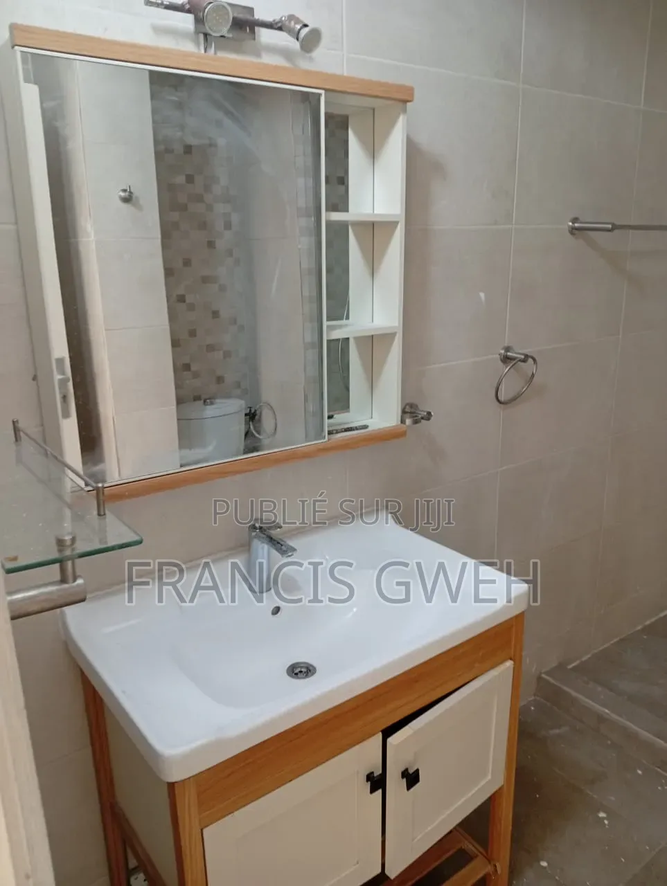 4chbre Appartement dans Francis Gweh, Cocody à Louer