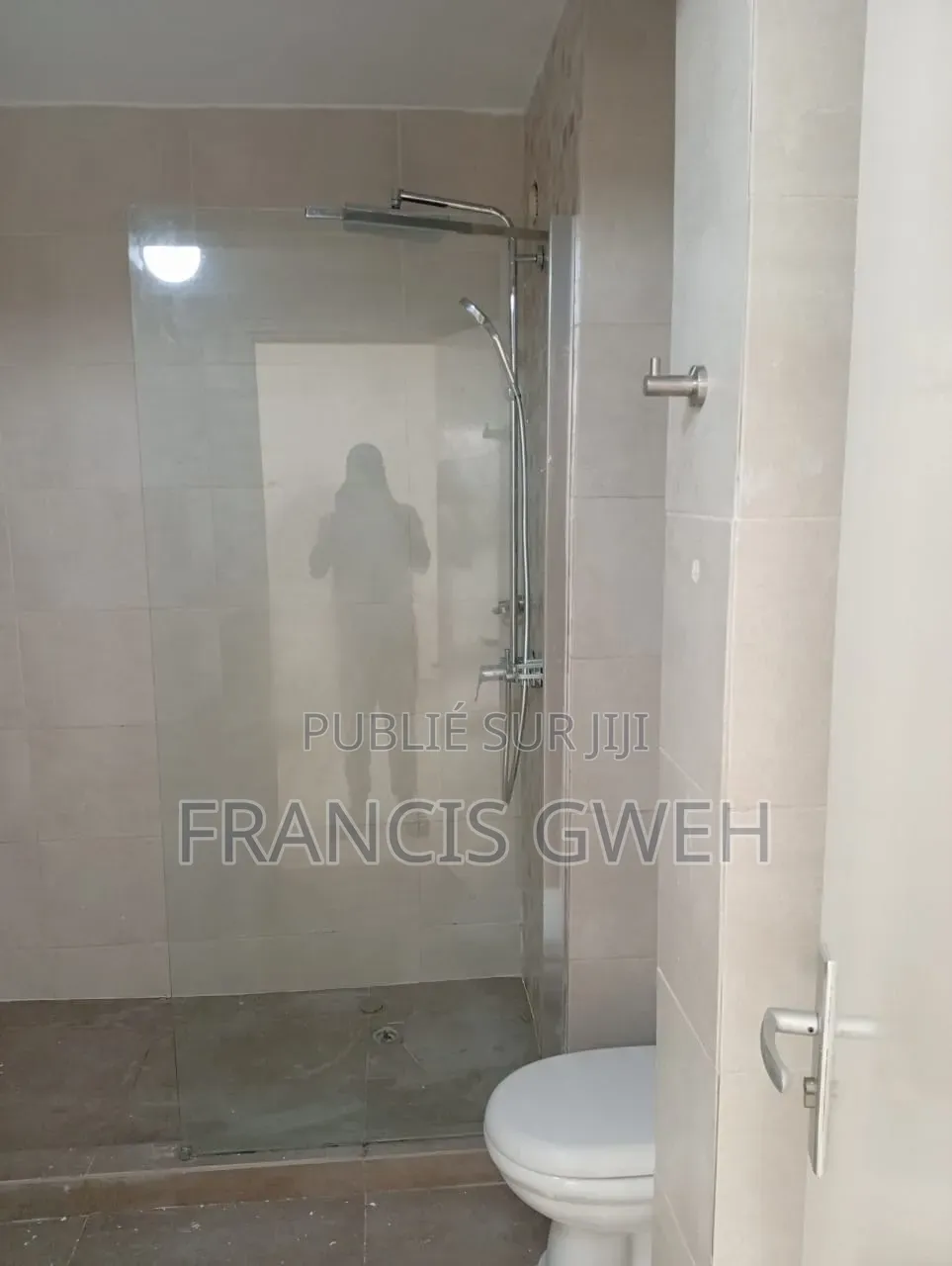4chbre Appartement dans Francis Gweh, Cocody à Louer