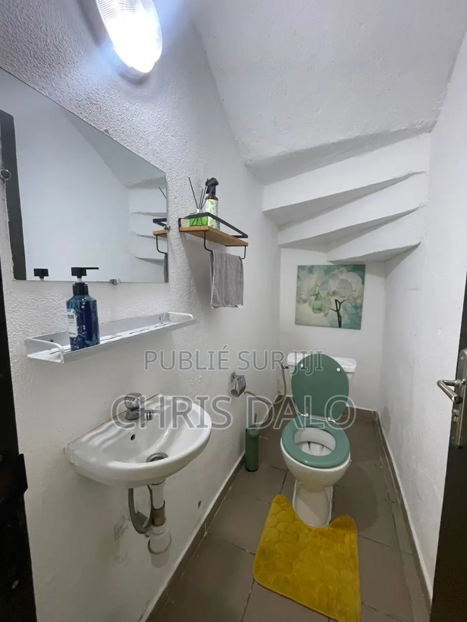 3chbre Duplex dans Dalo Davy, Cocody à Louer