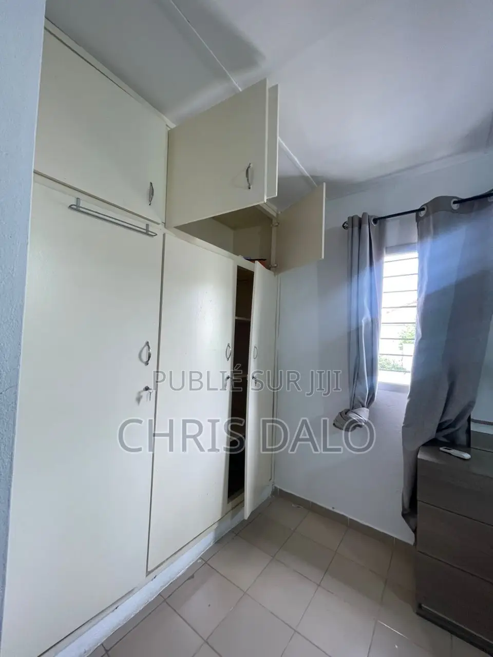 3chbre Duplex dans Dalo Davy, Cocody à Louer
