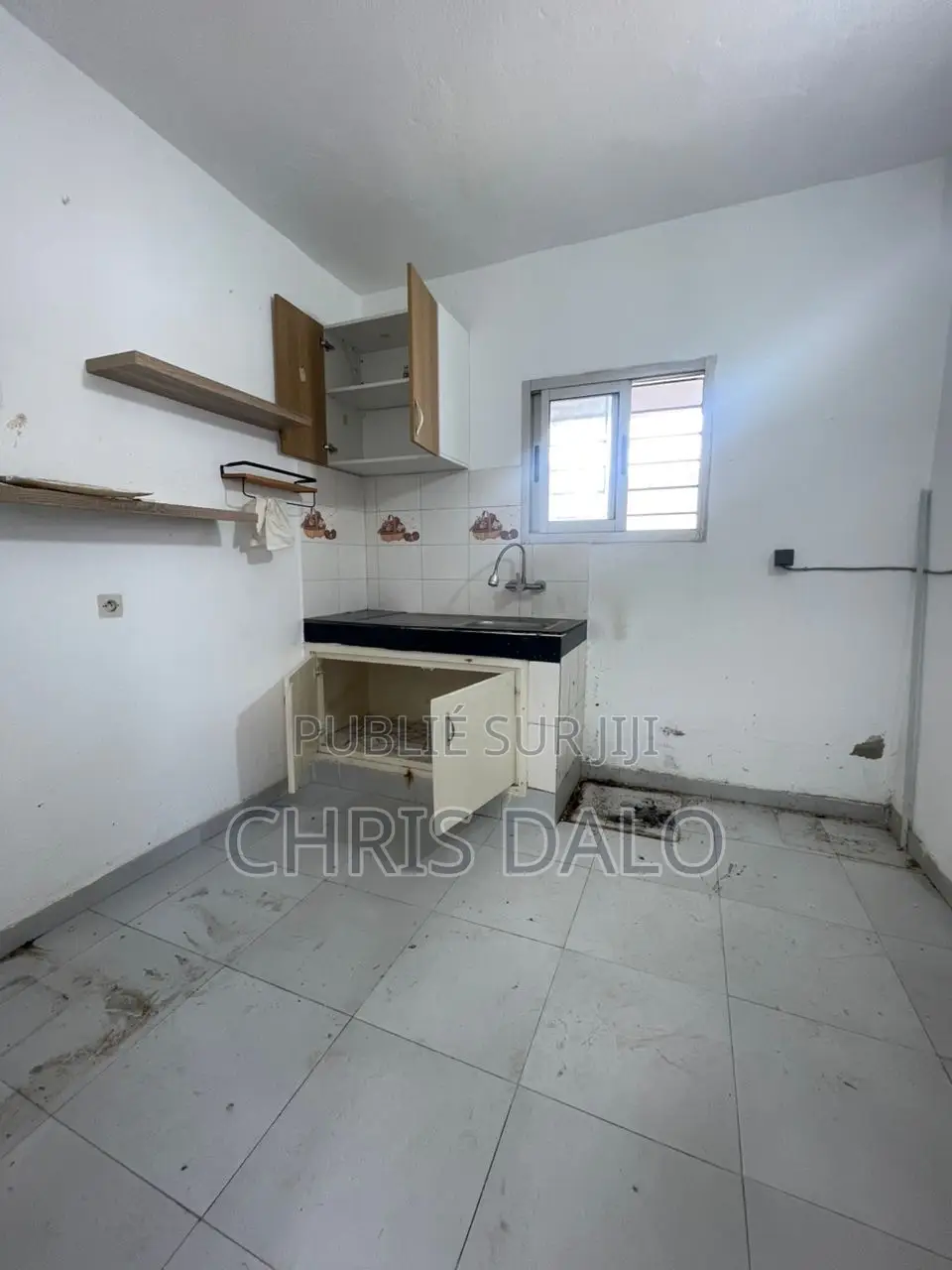 3chbre Duplex dans Dalo Davy, Cocody à Louer
