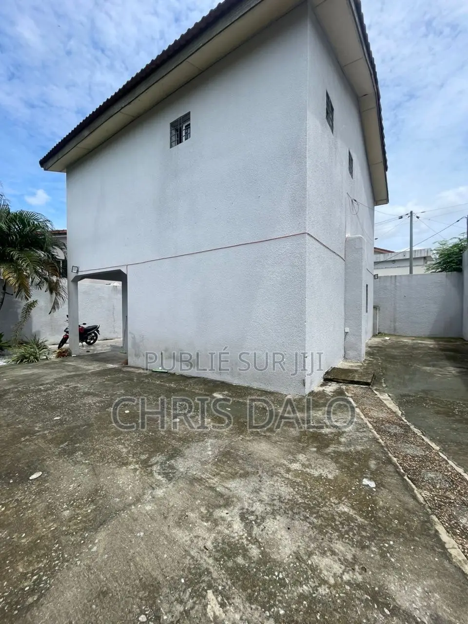 3chbre Duplex dans Dalo Davy, Cocody à Louer