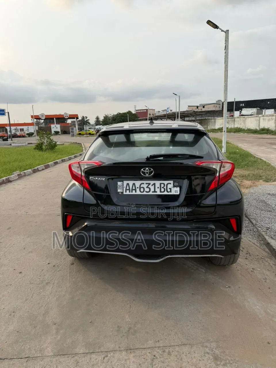 Toyota C-HR XLE FWD 2019 Noir