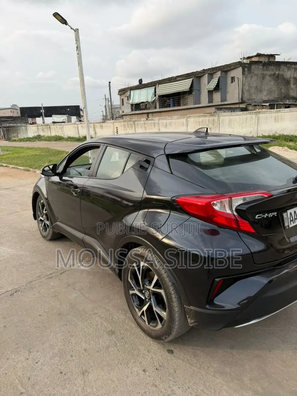 Toyota C-HR XLE FWD 2019 Noir