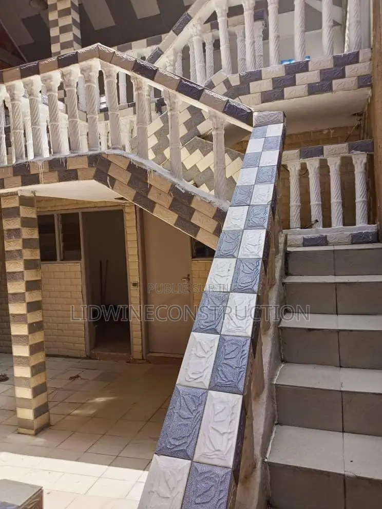 5chbre Appartement dans Yopougon à Vendre