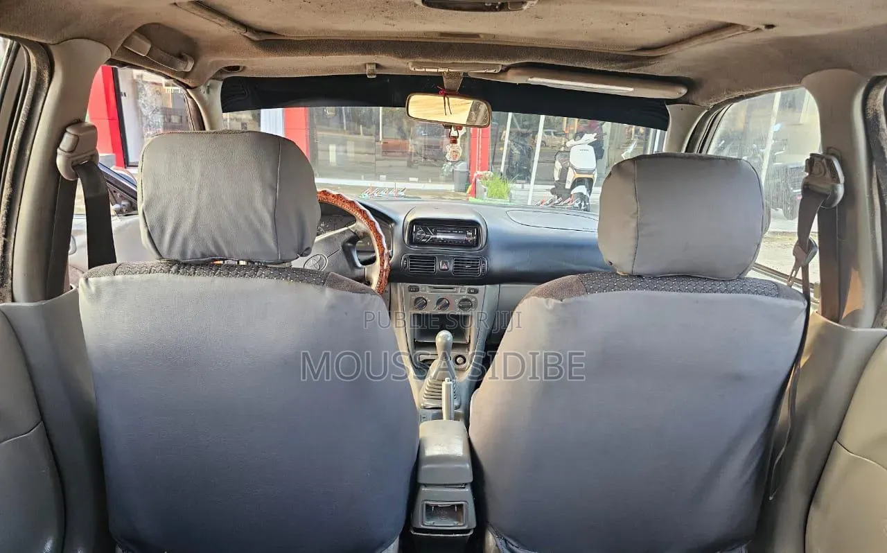 Toyota Corolla 1.4 2004 Orange
