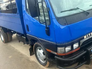 Mitsubishi Canter 2007 Bleu