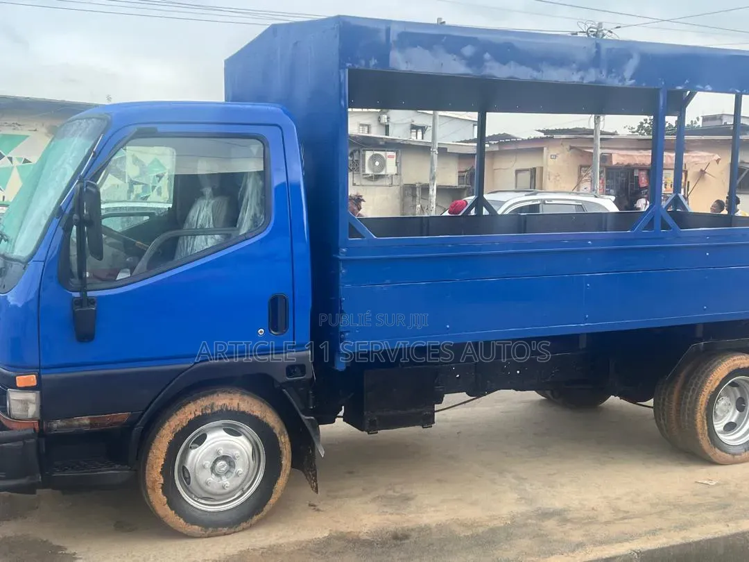 Mitsubishi Canter 2007 Bleu