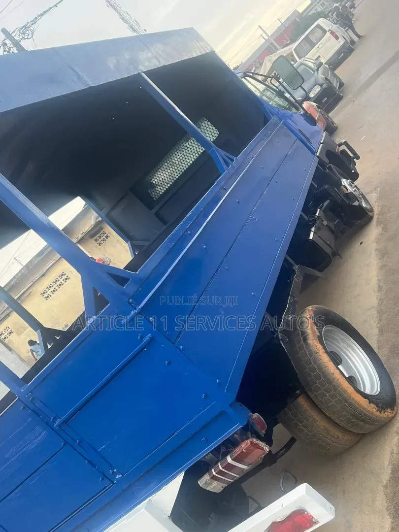 Mitsubishi Canter 2007 Bleu
