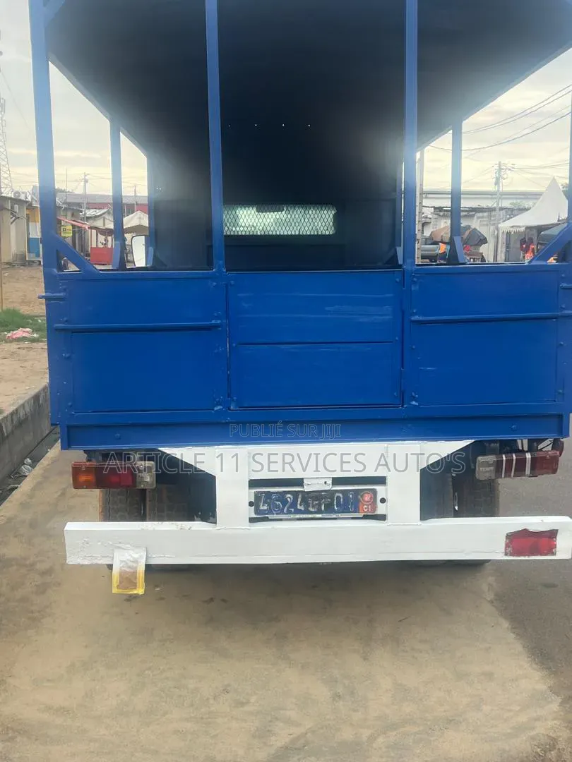 Mitsubishi Canter 2007 Bleu