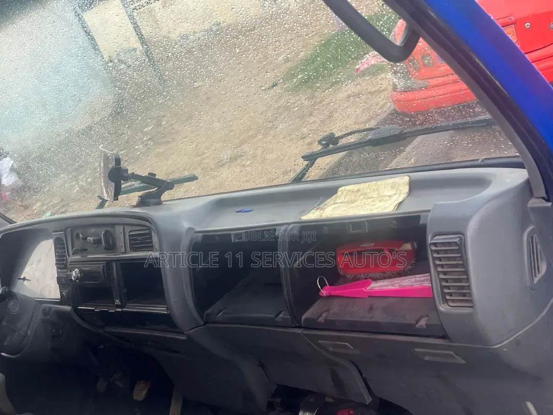 Mitsubishi Canter 2007 Bleu