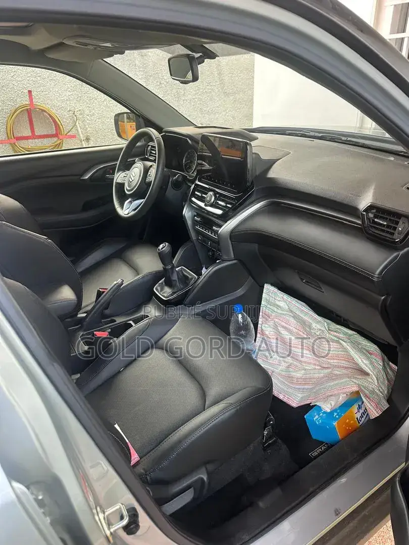 Suzuki Grand Vitara 2025 Gris