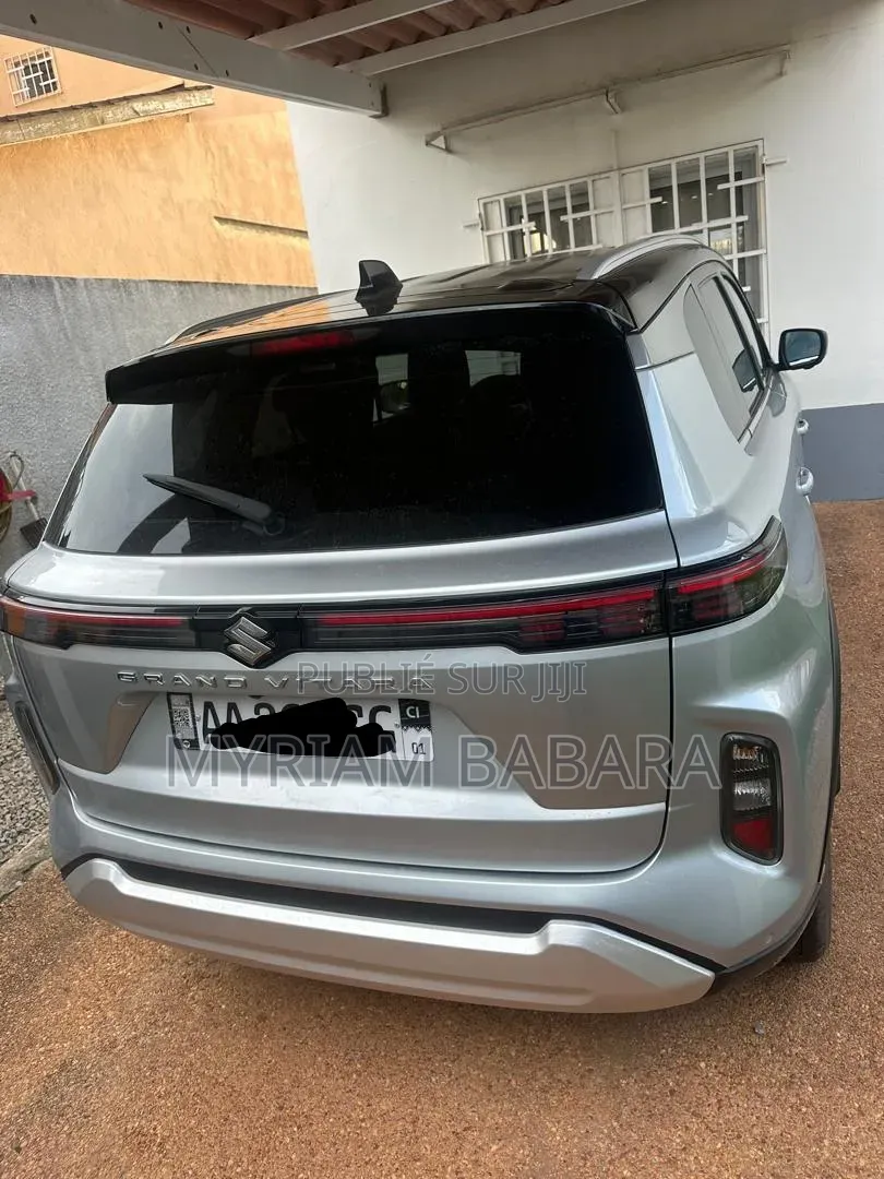 Suzuki Grand Vitara 2025 Gris