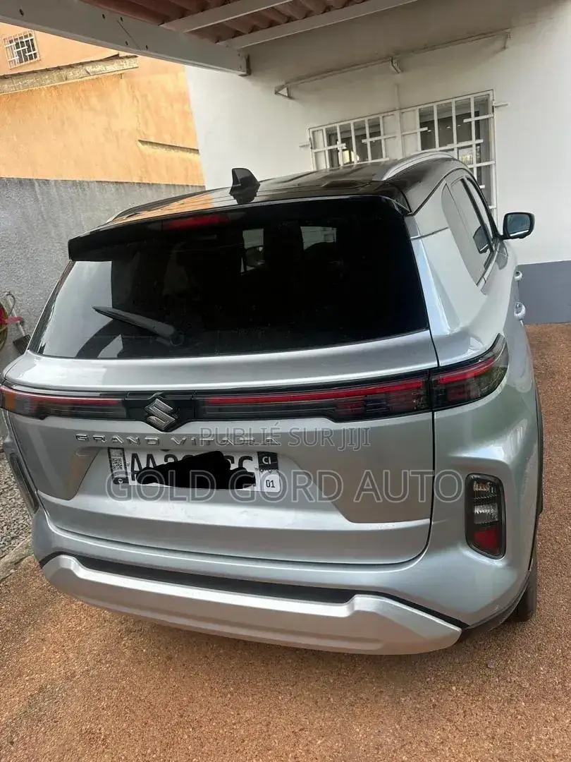 Suzuki Grand Vitara 2025 Gris