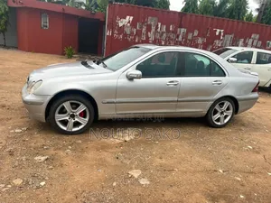 Mercedes-Benz C200 2004 Gris