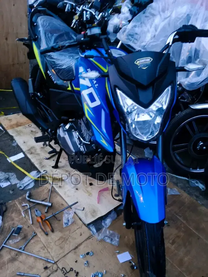 Nouveau Royal RY150 2026 Bleu