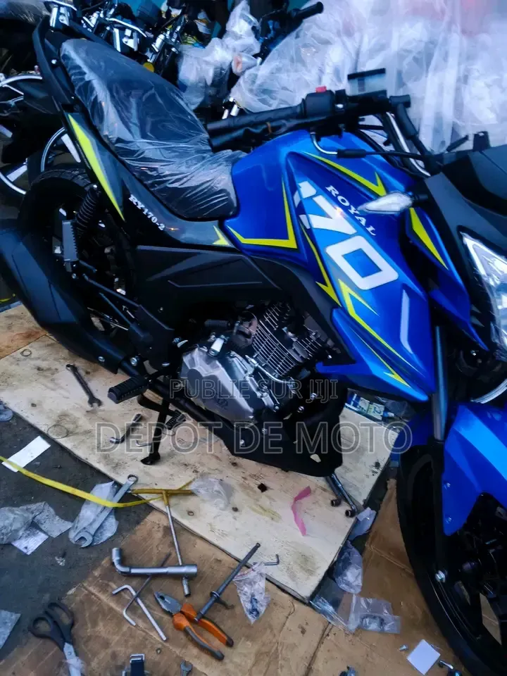 Nouveau Royal RY150 2026 Bleu