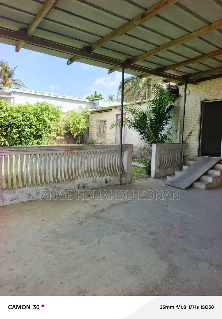 6chbre Duplex dans Ange Immobilier, Cocody à Vendre