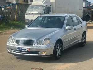 Mercedes-Benz C200 2002 Gris