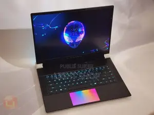 Nouveau Ordinateur de bureau Dell Aurora R11 24GB Nvidia SSD 1T