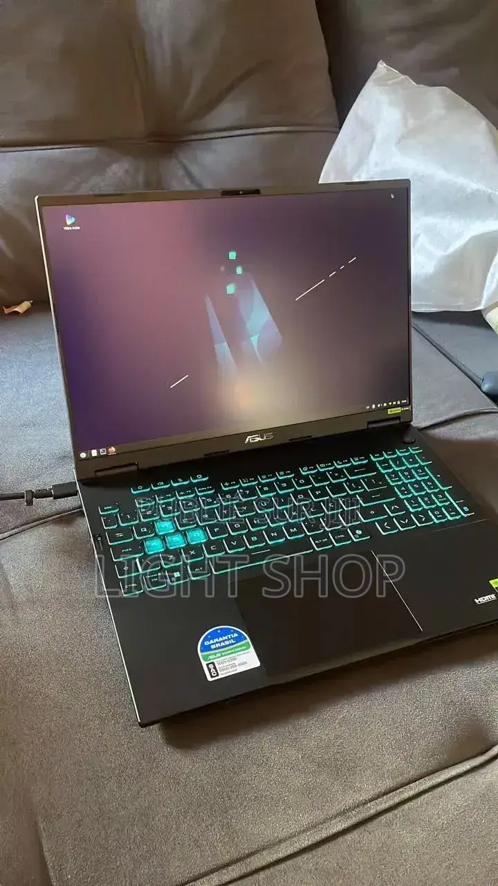 Nouveau Ordinateur de bureau Asus Chromebox 3 32GB Intel Core i9 SSD 4T