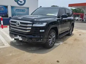Toyota Land Cruiser 2022 Noir