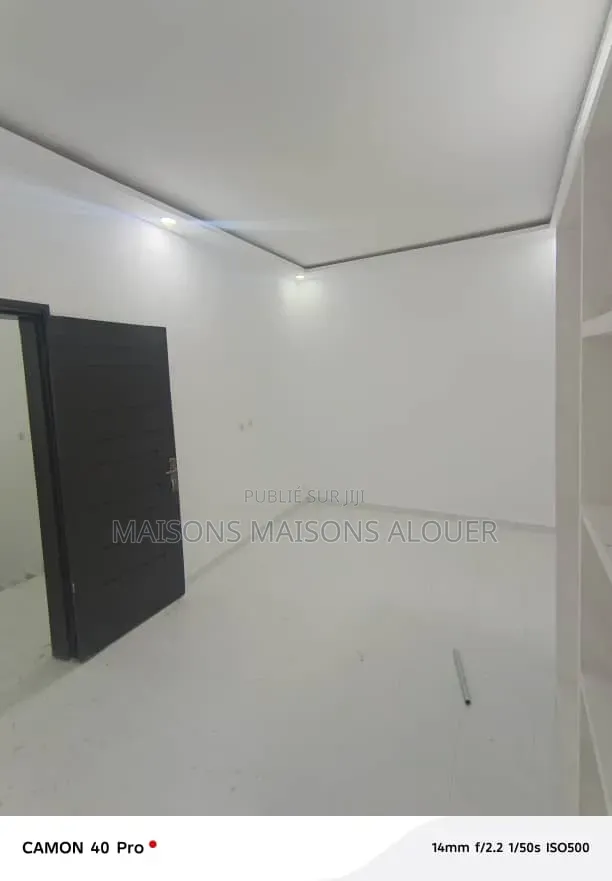 2chbre Appartement dans Ib, Cocody à Louer