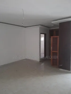 3chbre Maison dans Ib, Cocody à Louer