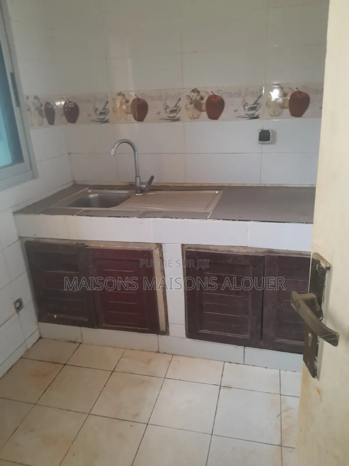 3chbre Maison dans Ib, Cocody à Louer