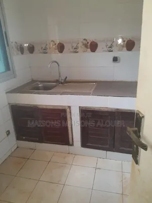 3chbre Maison dans Ib, Cocody à Louer