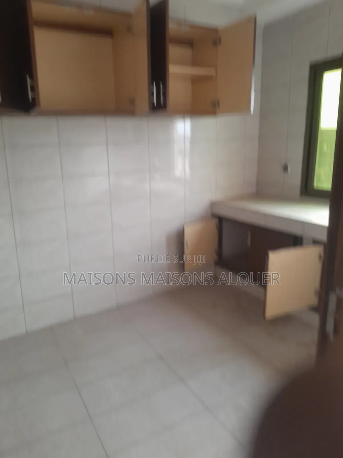 2chbre Appartement dans Ib, Cocody à Louer