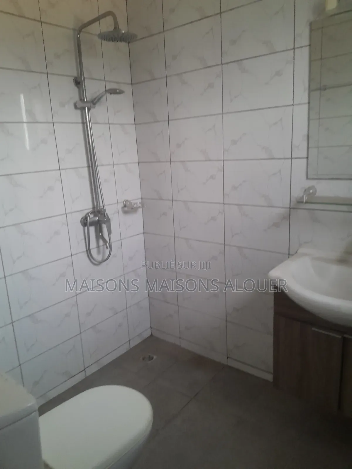 2chbre Appartement dans Ib, Cocody à Louer
