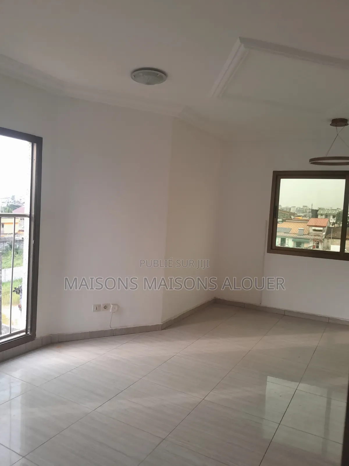 2chbre Appartement dans Ib, Cocody à Louer
