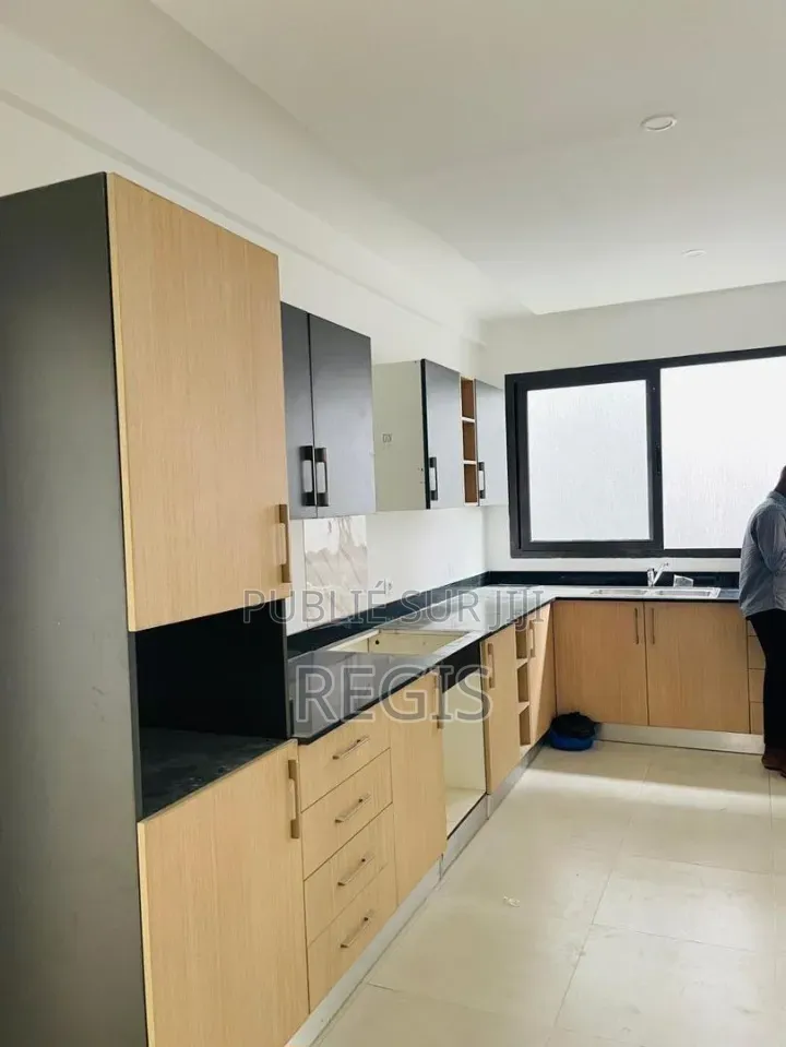 4chbre Duplex dans Cocody à Louer