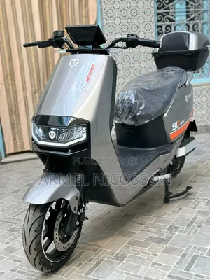 Nouveau Yamaha Crux 2023 Gris