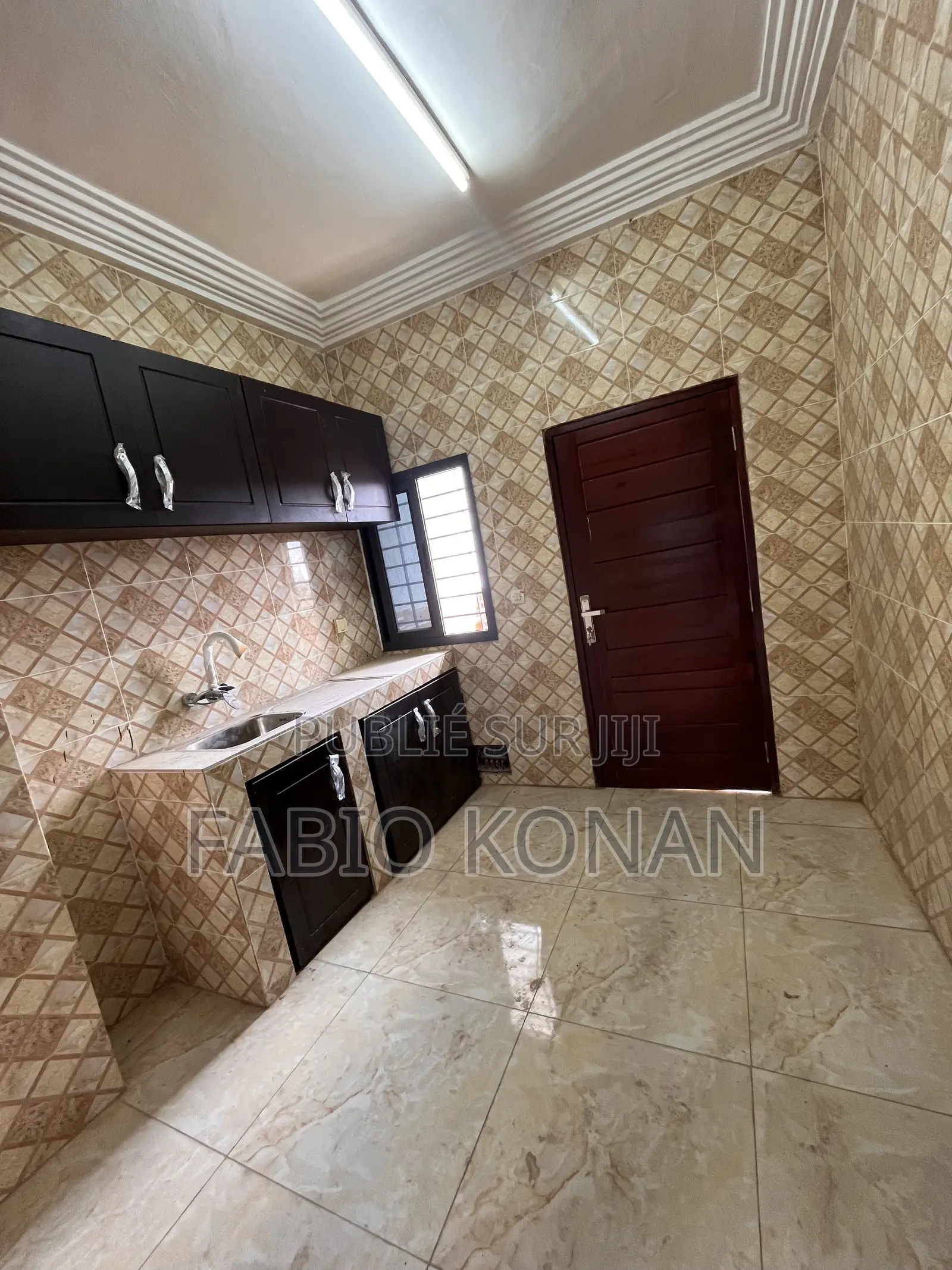 2chbre Appartement dans Sika Immobilier, Cocody à Louer