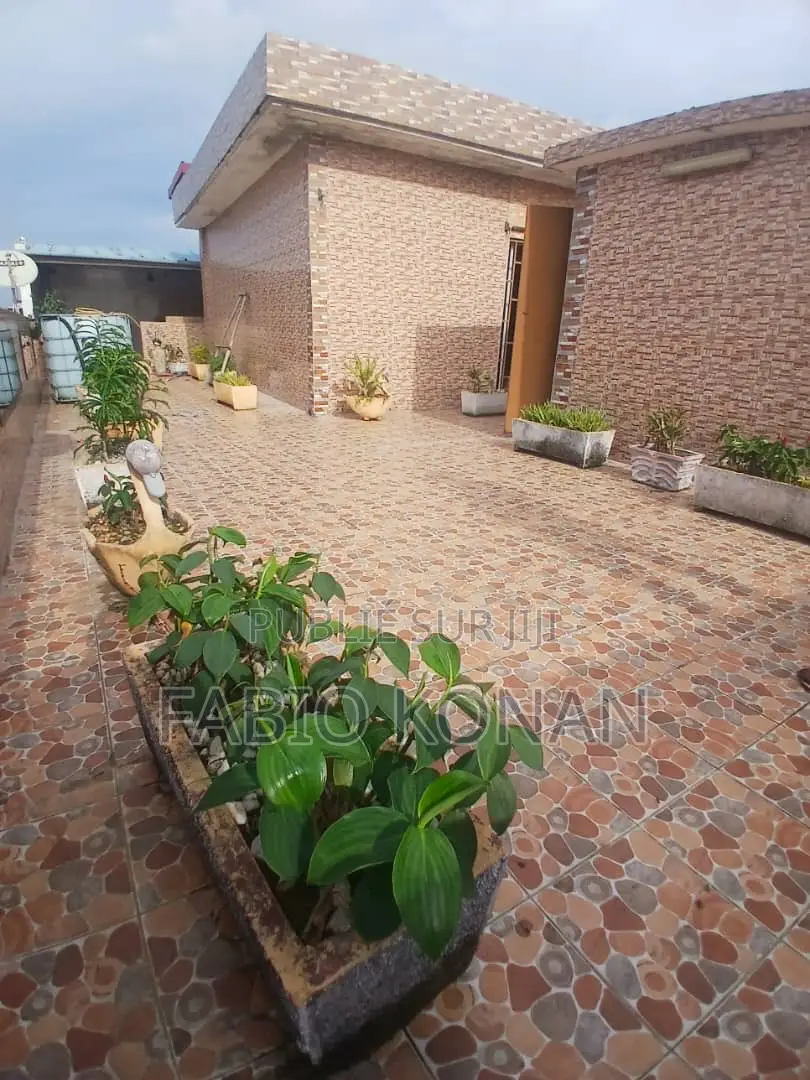6chbre Duplex dans Sika Immobilier, Cocody à Vendre