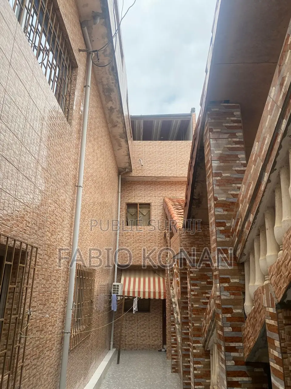 6chbre Duplex dans Sika Immobilier, Cocody à Vendre