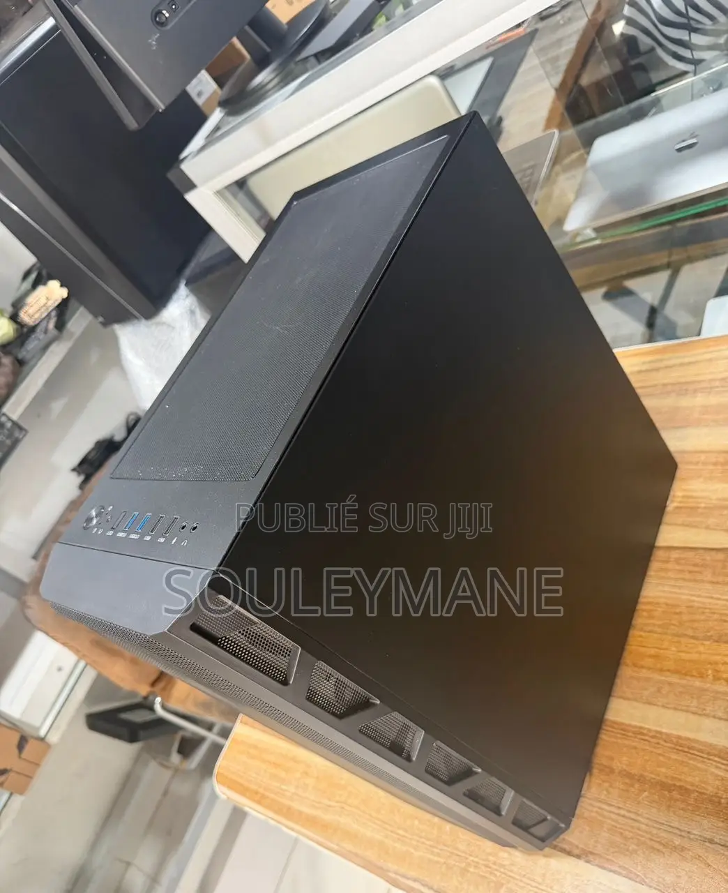 Nouveau Ordinateur de bureau MSI AG270 2QL 16GB AMD Ryzen 5 SSD 1T