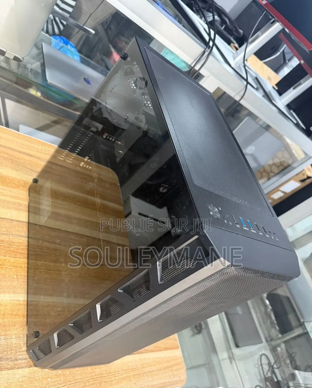 Nouveau Ordinateur de bureau MSI AG270 2QL 16GB AMD Ryzen 5 SSD 1T