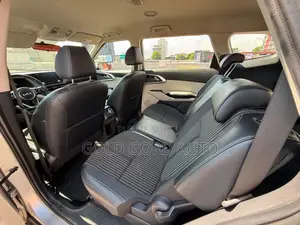 Kia Carens 2019 Gris