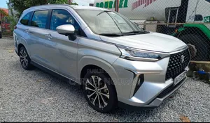 Nouveau Toyota Veloz 2025 Argenté