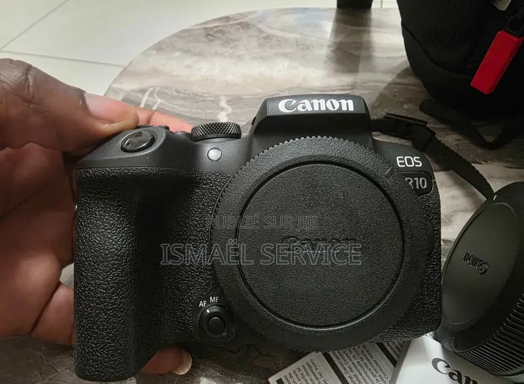 Camon Eos R10 + Objectif + Accessoires + Sac
